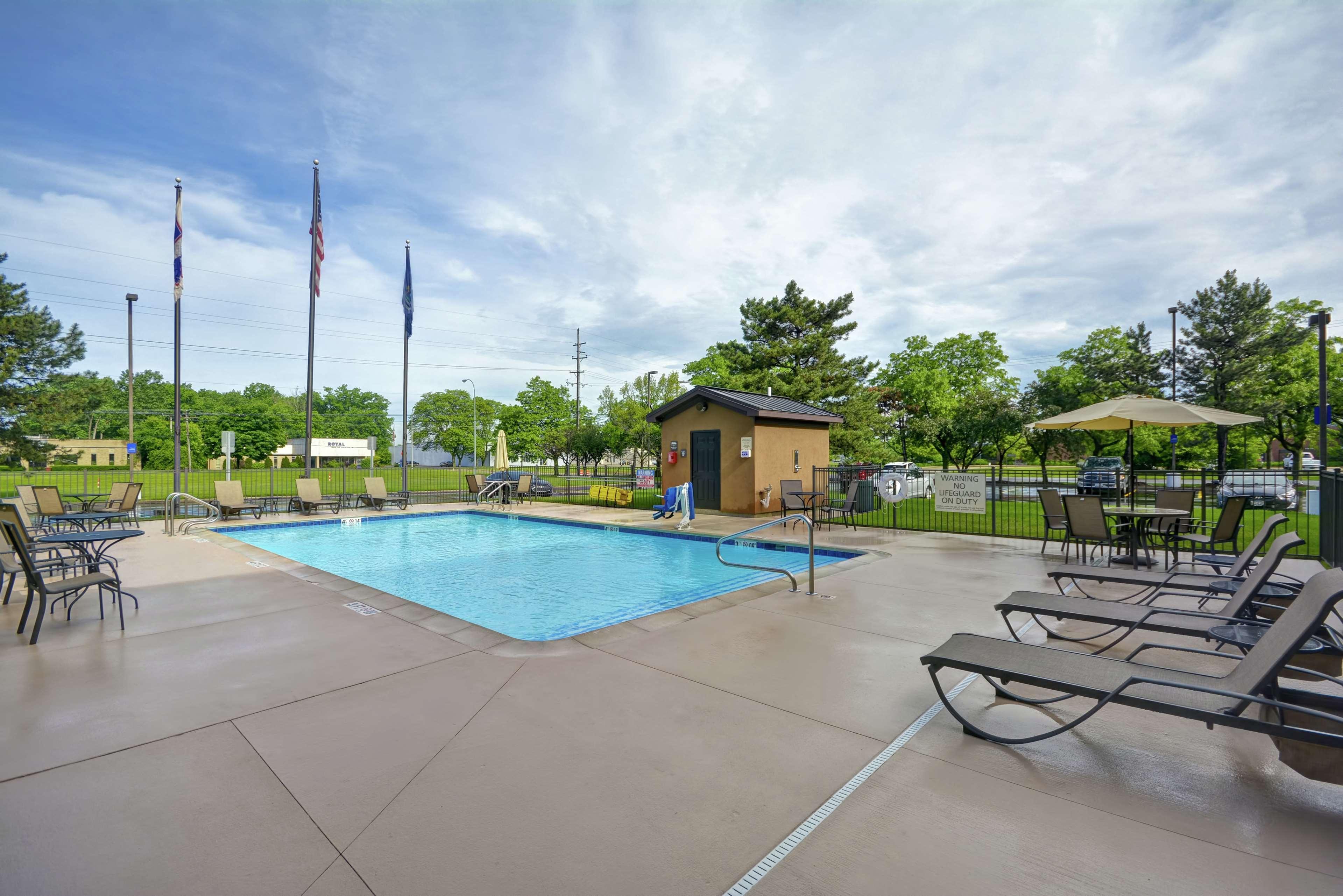 Hampton Inn Detroit Madison Heights South Troy Buitenkant foto