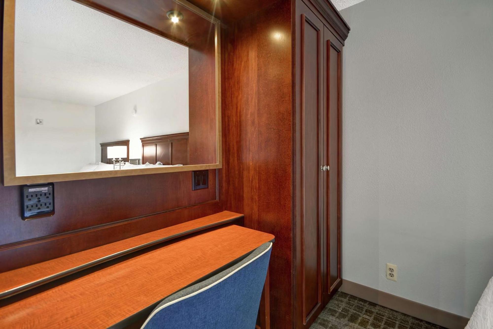 Hampton Inn Detroit Madison Heights South Troy Buitenkant foto